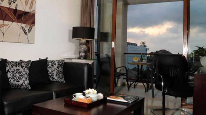 Aston Kuta And Hotel 4*