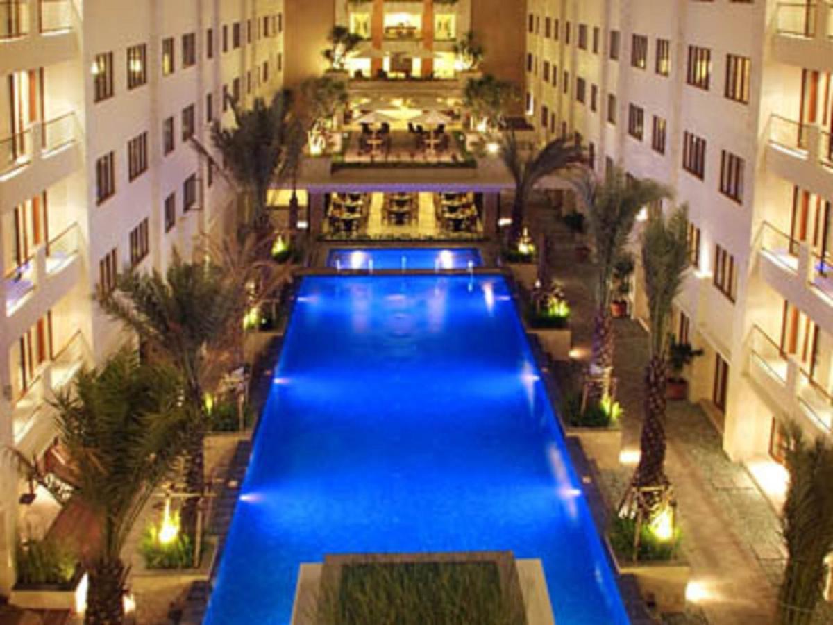 Hotel Aston Kuta And 4*