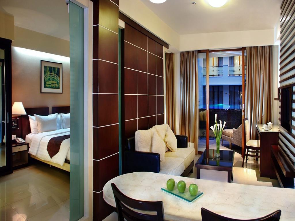 Hotel Aston Kuta And 4*