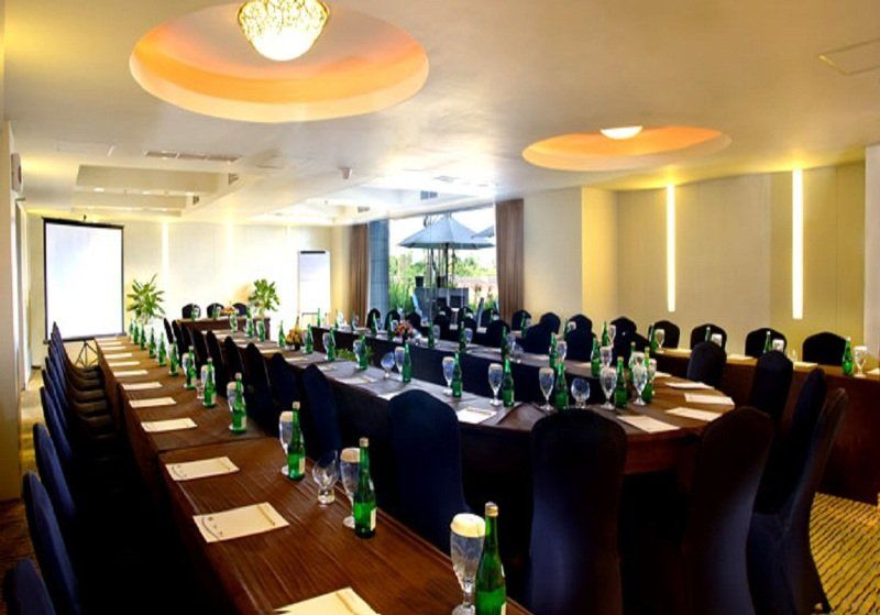 Aston Kuta And Hotel 4*
